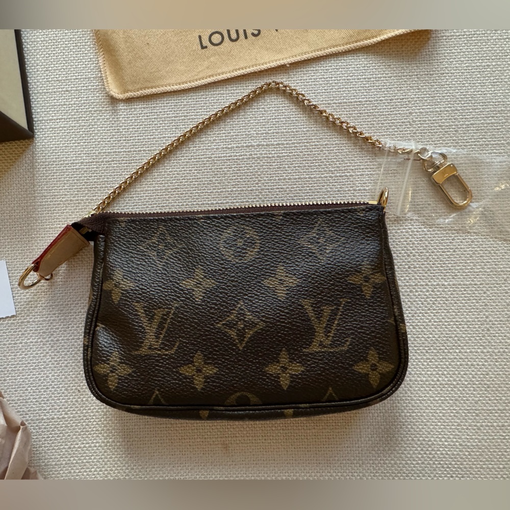 *New* Louis Vuitton Pochette Limited Edition Monogram Canvas Mini